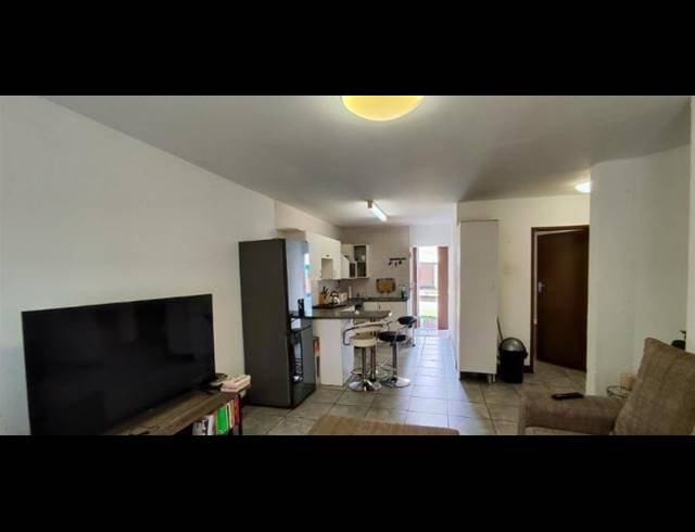 2 BEDROOM APARTMENT FOR SALE IN FLORENTIA